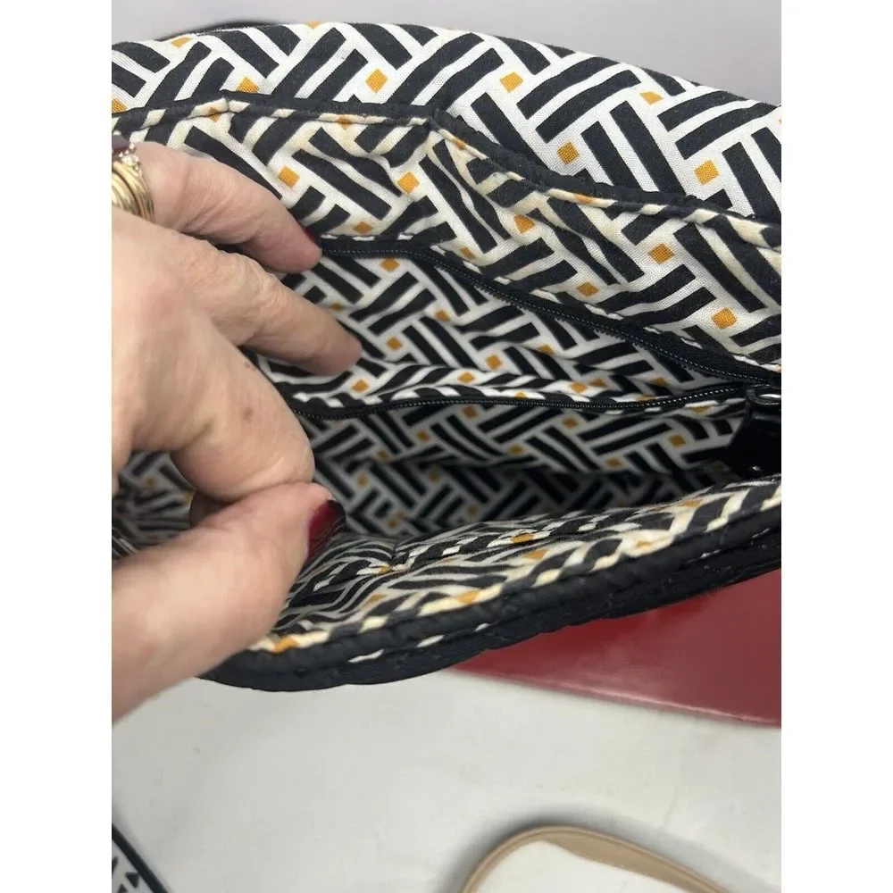 Vera Bradley Iconic Quilted Messenger‎ Bag Black Pattern Lining